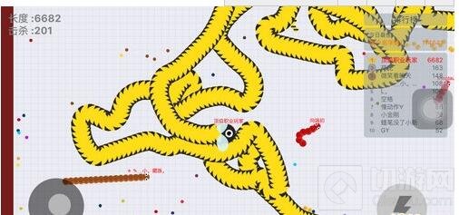 贪吃蛇大作战如何利用墙角围杀小蛇 战术讲解