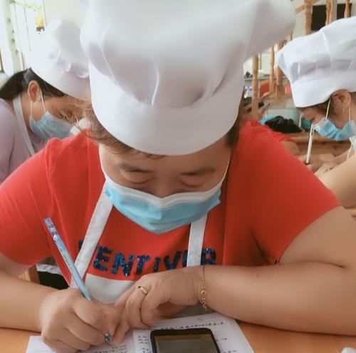 学技能脱贫攻略（打破贫困循环，学习技能改变命运）-第1张图片-游技攻略库