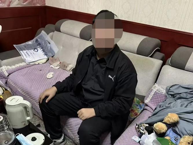 三角洲行动侧边镜怎么开